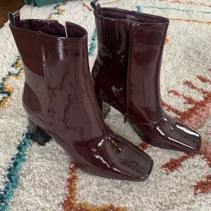 Size 10 Maroon Chunky Heel Boots
